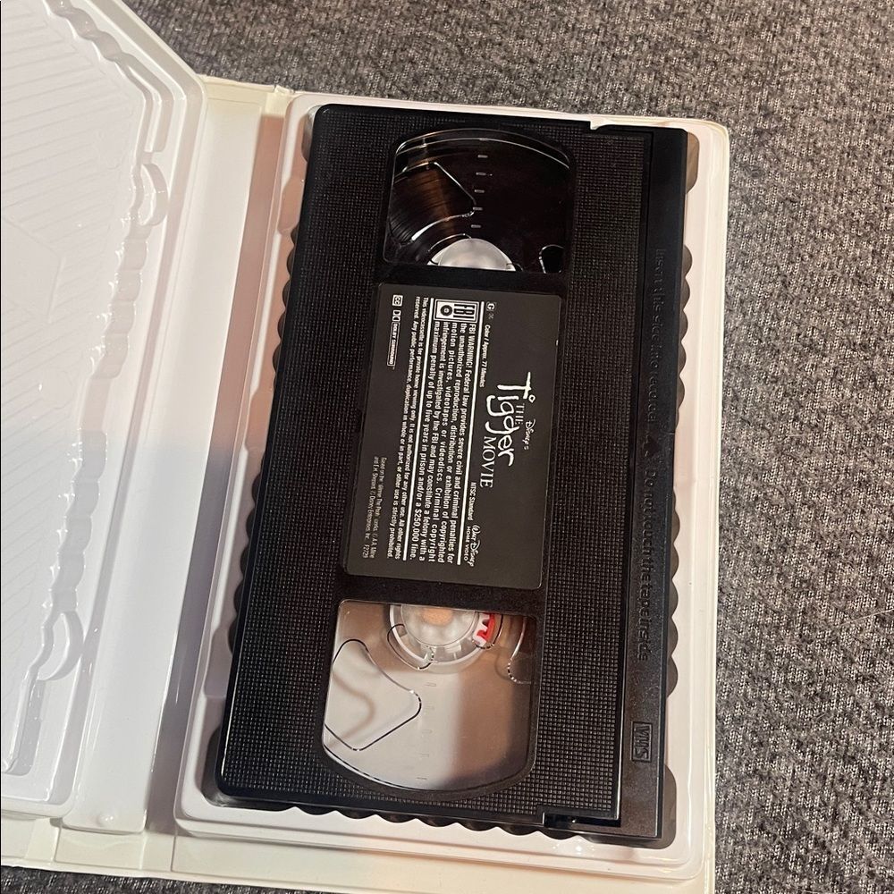 Disney VHS bundle - Picture 7 of 7